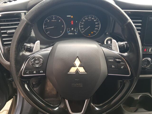 Mitsubishi Outlander 2.2 DI-D Instyle 4WD 7-persoons