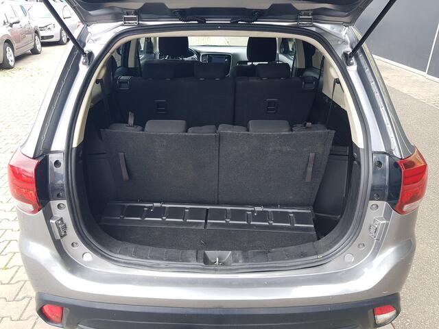 Mitsubishi Outlander 2.2 DI-D Instyle 4WD 7-persoons