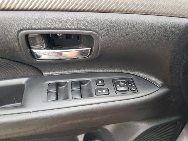 Mitsubishi Outlander 2.2 DI-D Instyle 4WD 7-persoons