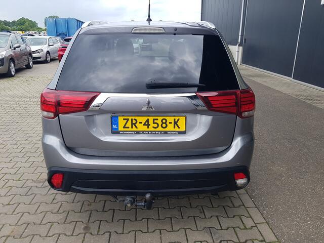 Mitsubishi Outlander 2.2 DI-D Instyle 4WD 7-persoons