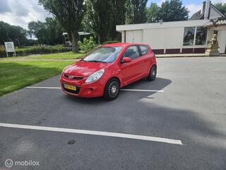 HYUNDAI I 20 1.2i Business Edition airco lm wielen el ramen