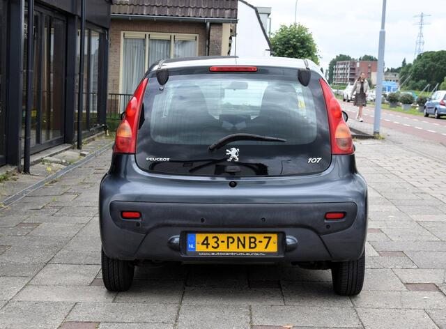 Peugeot 107 1.0-12V Accent Carplay Parkeersensoren Navigatie
