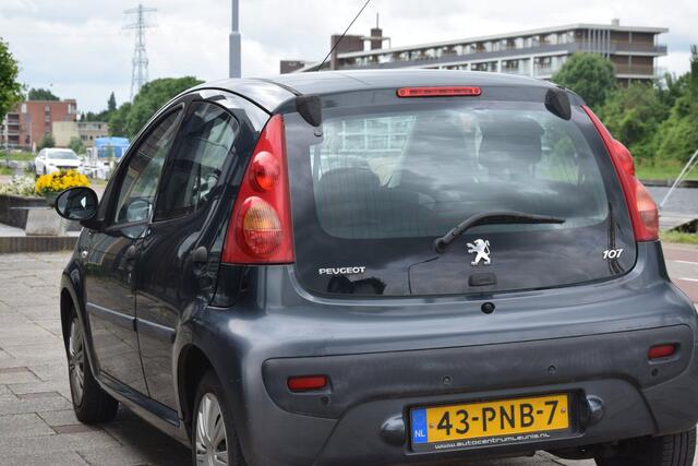 Peugeot 107 1.0-12V Accent Carplay Parkeersensoren Navigatie