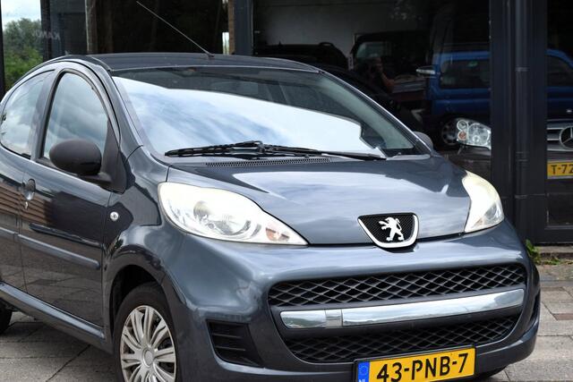 Peugeot 107 1.0-12V Accent Carplay Parkeersensoren Navigatie