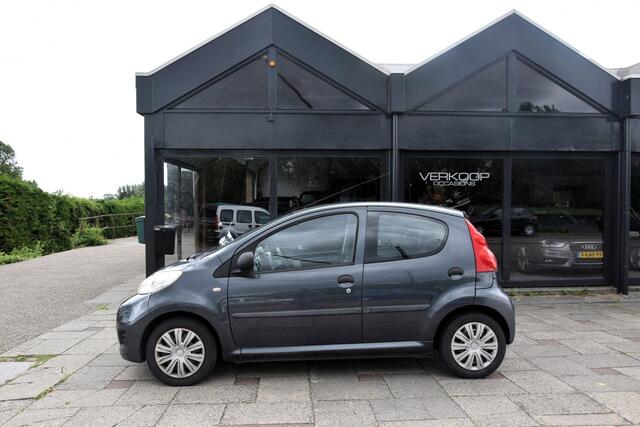 Peugeot 107 1.0-12V Accent Carplay Parkeersensoren Navigatie