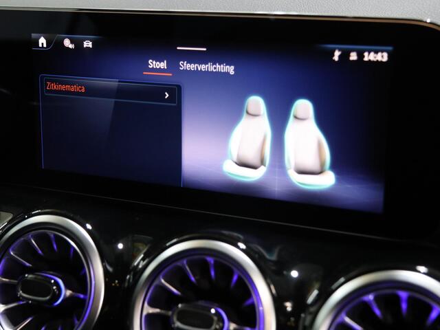 Mercedes-Benz EQA 250+ Business Solution Luxury 71 kWh | Panoramaschuifdak | Rijassistentiepakket |  Winter pakket | Achteruitrijcamera | Dodehoekassistent |