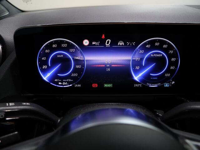 Mercedes-Benz EQA 250+ Business Solution Luxury 71 kWh | Panoramaschuifdak | Rijassistentiepakket |  Winter pakket | Achteruitrijcamera | Dodehoekassistent |