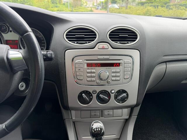 Ford Focus Wagon 1.6 Titanium, Airco, APK 24-01-2027.