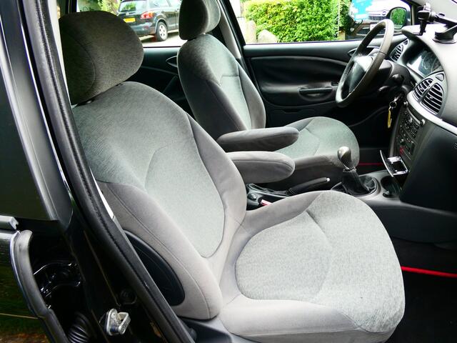 Citroen C5 2.0-16V VTR 141pk Clima Cruise Historie Trekhaak 1500kg.