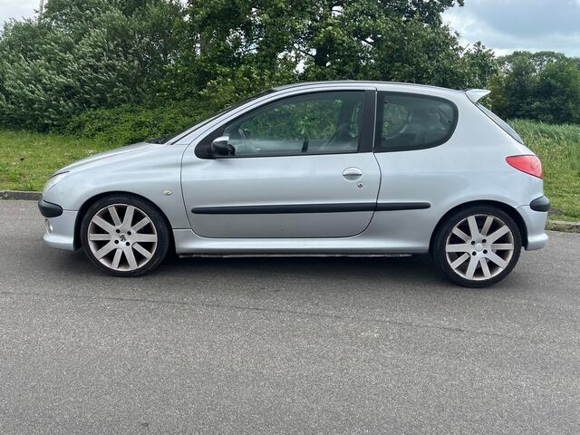Peugeot 206 1.6-16V Gentry BJ 2005 AIRCO ZEER MOOI OPEN DAK