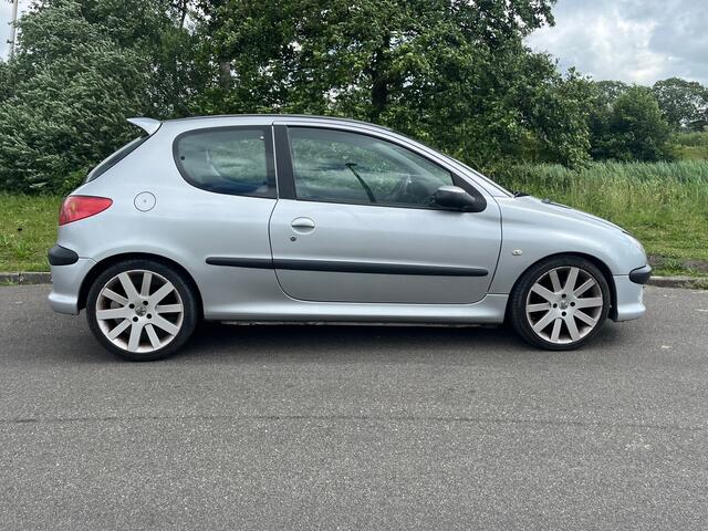 Peugeot 206 1.6-16V Gentry BJ 2005 AIRCO ZEER MOOI OPEN DAK