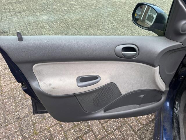Peugeot 206 1.4 X-line AUTOMAAT AIRCO CLIMA