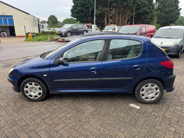 Peugeot 206 1.4 X-line AUTOMAAT AIRCO CLIMA