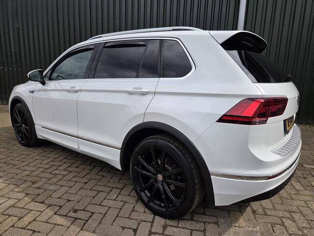 Volkswagen Tiguan 2.0 TDI Highline R-Line Pano Virtual cockpit