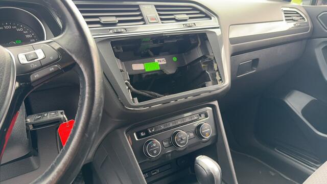 Volkswagen Tiguan Allspace 1.4 TSI 150PK COMFORTLINE 7-PERSOONS ELEKTR.KLEP/ACC/7-PERSOONS mist Multimedia scherm