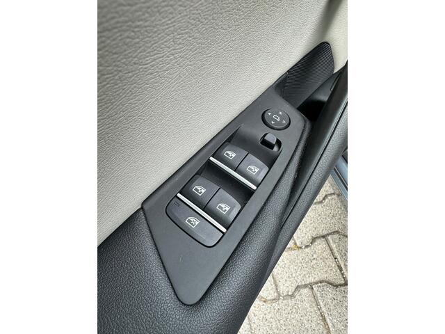 BMW 5-Serie Touring 520i Corporate Lease Executive, Carplay, Leder, Elektrische klep, Stoelverwarming,