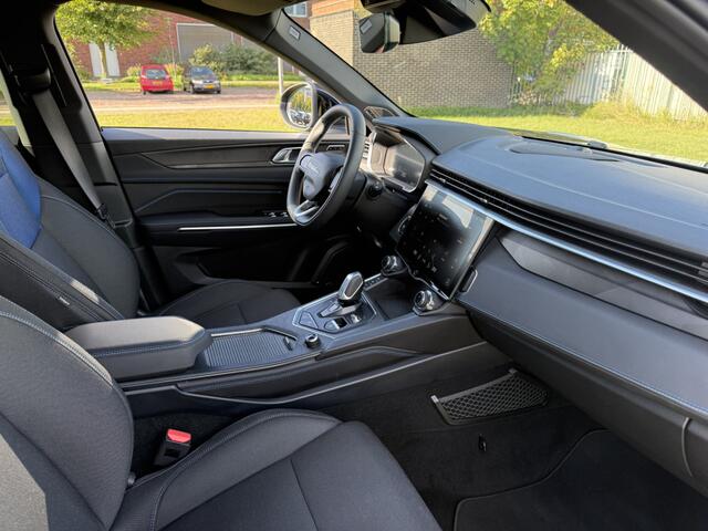 Lynk & Co 01 1.5 Full Black Edition | 360 graden camera | zwarte hemelbekleding | Apple Carplay/Android Auto | lichtmetalen wielen |