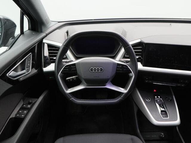 Audi Q4 e-tron 40 Advanced edition 77 kWh | Stoelverwarming | Camera | Adaptive Cruise | Matrix LED | CarPlay | 19 Inch | 44.728 Km 