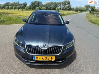 SKODA SUPERB Combi 1.6 TDI Style Business(( automaat ))) Panorama sak