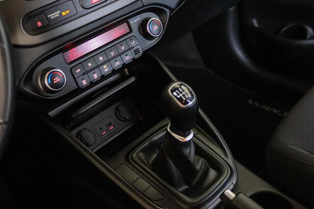 KIA Carens 1.6 GDi DynamicLine Trekhaak, Airco, Navigatie, Cruise Control