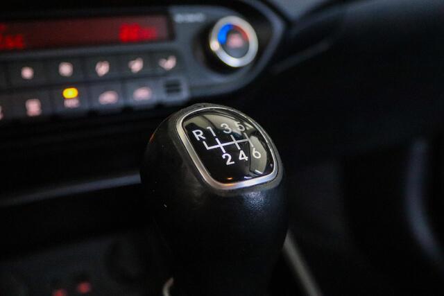 KIA Carens 1.6 GDi DynamicLine Trekhaak, Airco, Navigatie, Cruise Control