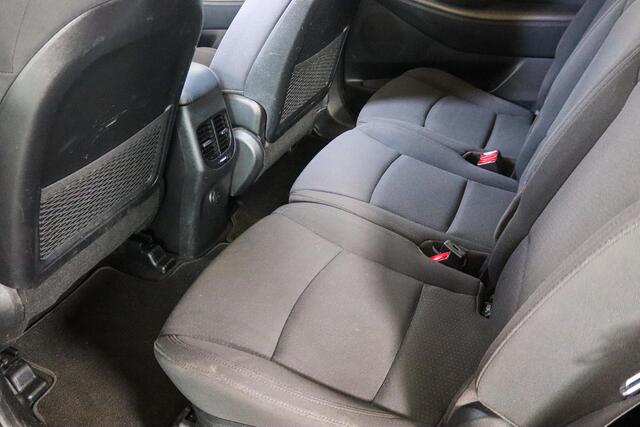 KIA Carens 1.6 GDi DynamicLine Trekhaak, Airco, Navigatie, Cruise Control