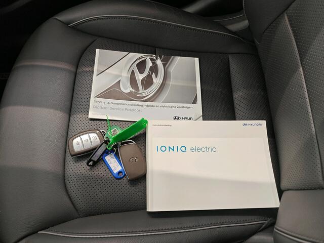 Hyundai Ioniq EV 38 kWh 136pk Premium Sky | SOH 100% | Schuifdak | Leder | Stuur- en Stoelverwarming | CarPlay | Camera | Navi |16