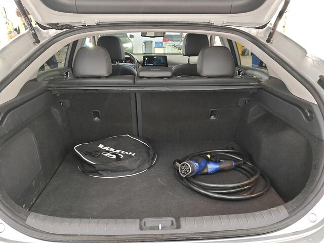 Hyundai Ioniq EV 38 kWh 136pk Premium Sky | SOH 100% | Schuifdak | Leder | Stuur- en Stoelverwarming | CarPlay | Camera | Navi |16