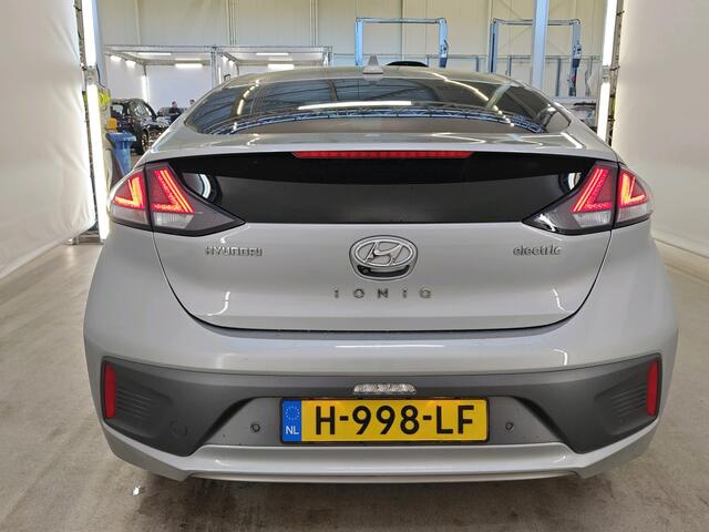 Hyundai Ioniq EV 38 kWh 136pk Premium Sky | SOH 100% | Schuifdak | Leder | Stuur- en Stoelverwarming | CarPlay | Camera | Navi |16