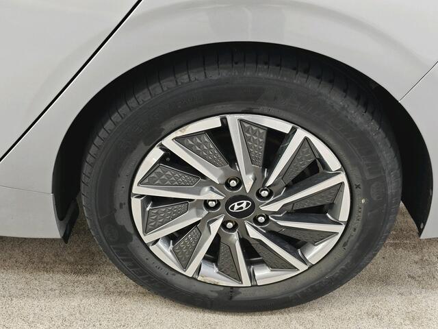 Hyundai Ioniq EV 38 kWh 136pk Premium Sky | SOH 100% | Schuifdak | Leder | Stuur- en Stoelverwarming | CarPlay | Camera | Navi |16