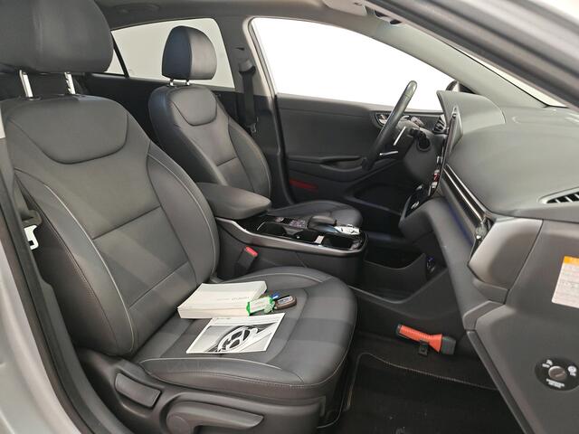 Hyundai Ioniq EV 38 kWh 136pk Premium Sky | SOH 100% | Schuifdak | Leder | Stuur- en Stoelverwarming | CarPlay | Camera | Navi |16