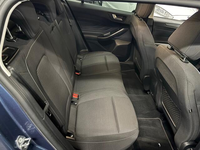 Ford Focus Wagon 1.5 EcoBoost Titanium Business NL-auto met trekhaak, Apple/Android Carplay