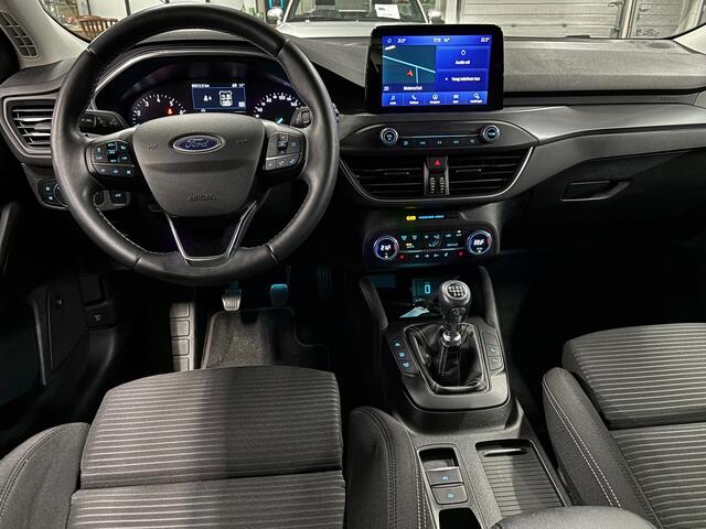 Ford Focus Wagon 1.5 EcoBoost Titanium Business NL-auto met trekhaak, Apple/Android Carplay