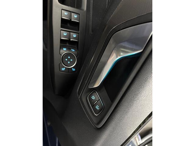 Ford Focus Wagon 1.5 EcoBoost Titanium Business NL-auto met trekhaak, Apple/Android Carplay
