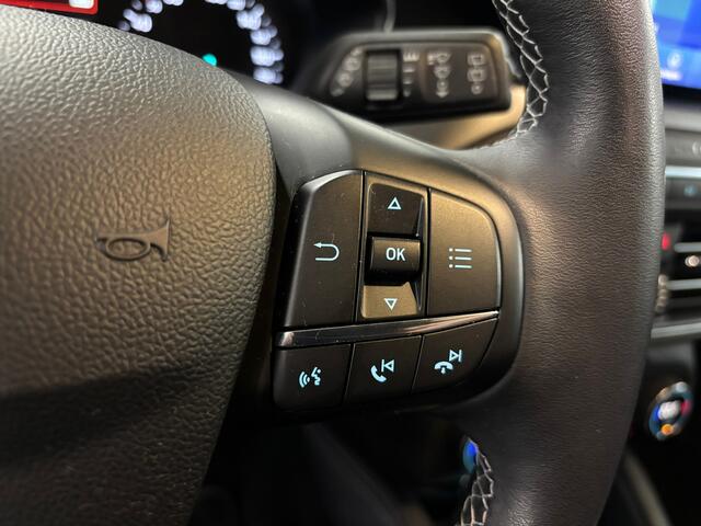 Ford Focus Wagon 1.5 EcoBoost Titanium Business NL-auto met trekhaak, Apple/Android Carplay