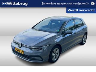 VOLKSWAGEN GOLF 1.5 TSI Life / App connect / Parkeersensoren V+A / Stoelverwarming / Lichtmetaal 16 inch /