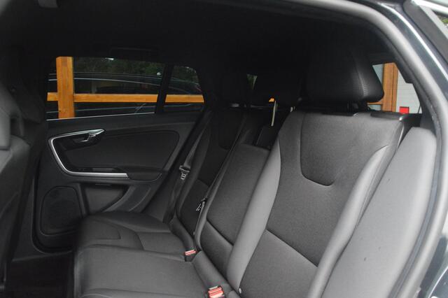 Volvo V60 T3 Summum | Trekhaak | Perfect onderhouden | Stoelverwarming | Cruise Control |