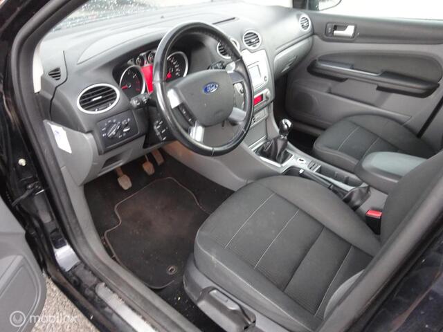 Ford Focus Wagon 1.6 Titanium