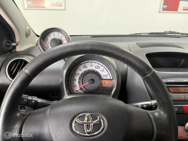 Toyota Aygo 1.0-12V Aspiration, Incl e Apk en Grote beurt