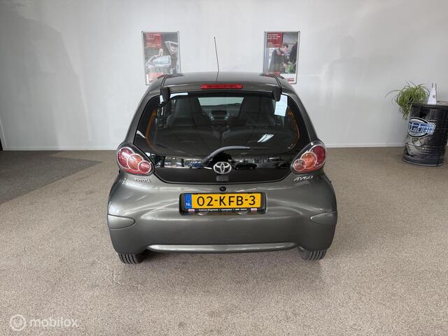 Toyota Aygo 1.0-12V Aspiration, Incl e Apk en Grote beurt
