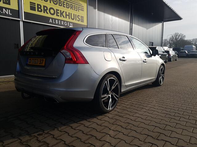 Volvo V60 2.4 D6 AWD Plug-In Hybrid Pure Limited