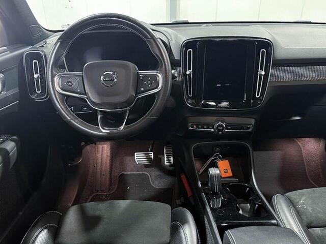 Volvo XC40 Recharge P8 AWD 408pk R-Design | SOH 93% | Half leder | Camera | Trekhaak