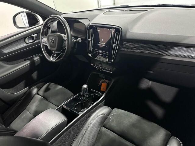 Volvo XC40 Recharge P8 AWD 408pk R-Design | SOH 93% | Half leder | Camera | Trekhaak