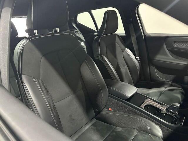 Volvo XC40 Recharge P8 AWD 408pk R-Design | SOH 93% | Half leder | Camera | Trekhaak