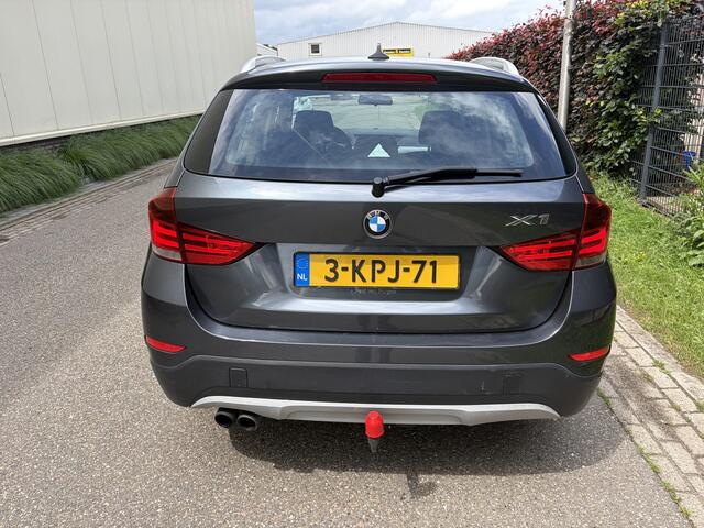 BMW X1 sDrive20i Executive / AUTOMAAT / NAVI / CRUISE / 126dkm NAP