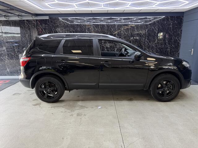 Nissan Qashqai+2 2.0 Tekna 4WD pano 7persoons bose-geluid leer