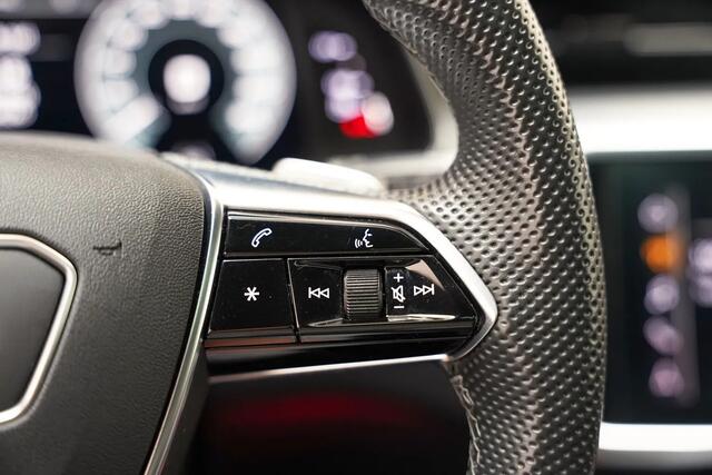 Audi A6 vant 55 TFSI e quattro S Line Competition Black [ Panorama Trekhaak Navi Apple / Leder Camera Stoelverwarming ]