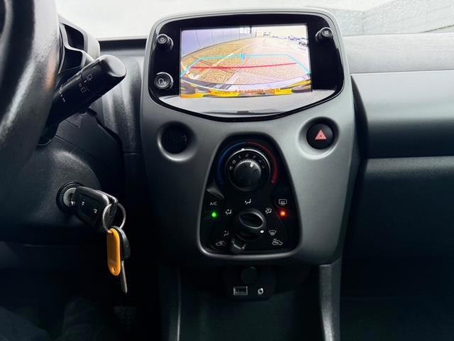 Toyota Aygo 1.0 VVT-i x-play | Camera | Airco | Carplay | LM