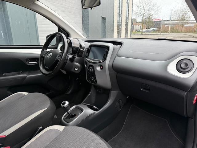Toyota Aygo 1.0 VVT-i x-play | Camera | Airco | Carplay | LM