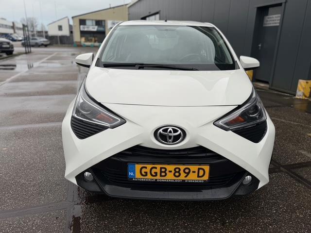 Toyota Aygo 1.0 VVT-i x-play | Camera | Airco | Carplay | LM